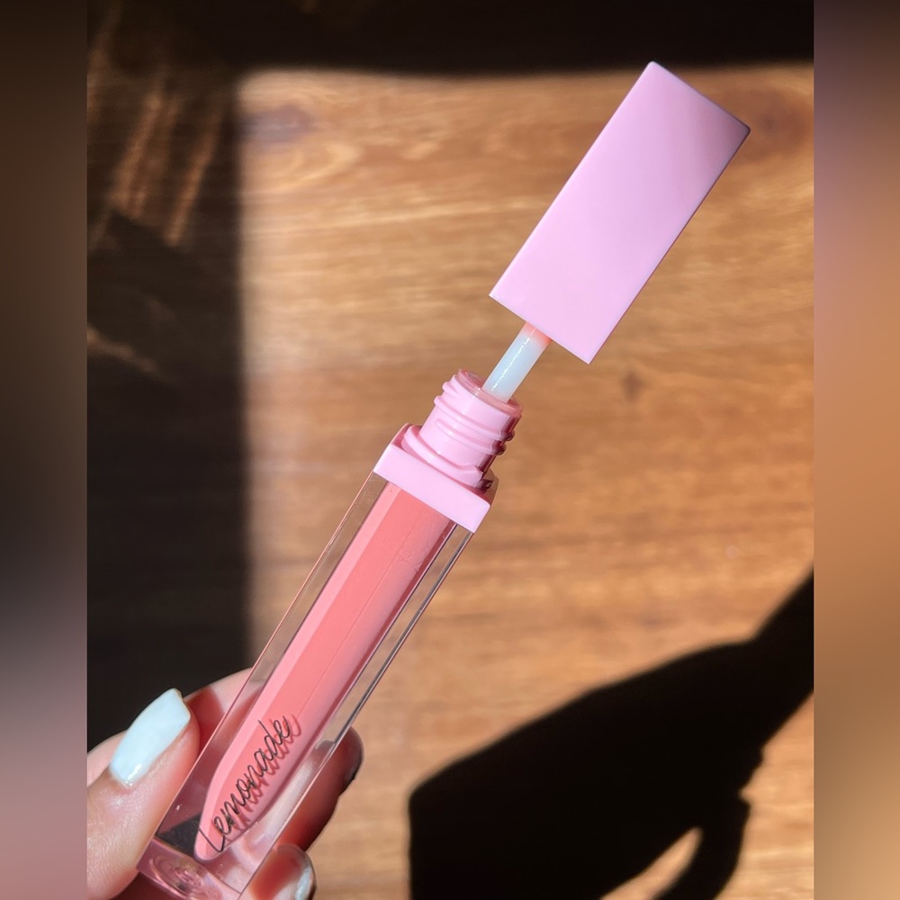 Lipgloss - Picture 2 of 4